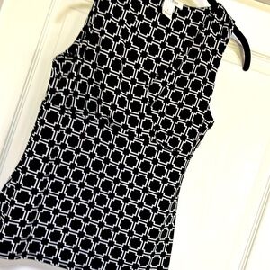 WHBM Woman’s Sleeveless Criss Cross top Sz Small